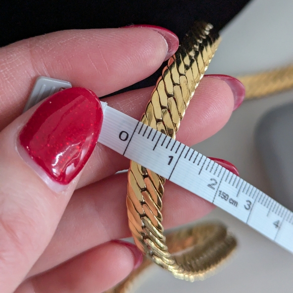 Givenchy thick gold Herringbone/ snack chain necklace - Picture 11 of 12